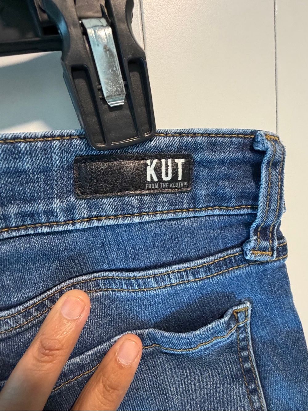 KUT from the Kloth Women's Mid Rise Slim Fit Skinny Jeans Medium Wash Blue 8